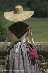 May 2004 - La Tour d'Aigues (FRA, 84) - Old costumes for women of the South exhibition
