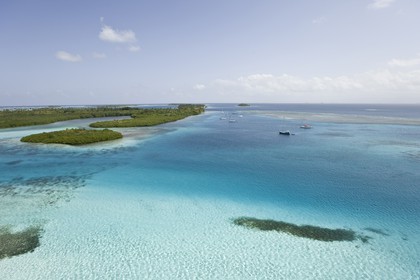 01 02 2008 - San Blas Archipelago (Panama) - Motor Yacht Senses