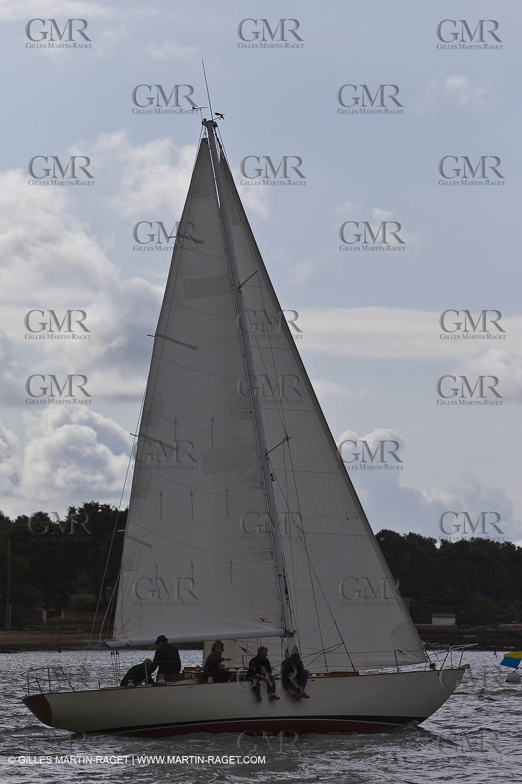 01-05-10 - Le Bono (FRA,56) - Regate Classique -Acteia II - Maica