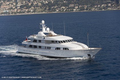 28 07 2007 - St Jean Cap Ferrat - SuperYachts - Motor Yachts - Hampshire