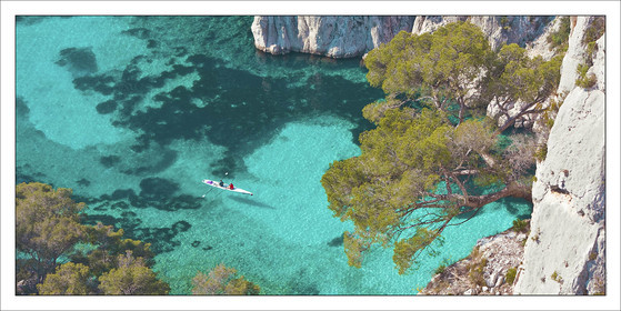 Produit : Tirage photo réalisé par nos soins sur imprimante jet d'encre professionnelle Epson à partir de 8 encres ultrachrome inaltérables (label Digigraphie).Choix des formats :. 50 x 100 cm. 100 x 200 cmChoix des papiers :. Papier standard brillant 250 gr., filet noir, marge blanche, tirage non signé. Papier haut de gamme satiné 290 gr. filet noir, marge blanche, tirage vérifié et signé par l'auteur.. Tirage d’art (Digigraphie) signé, numéroté, tamponné, enregistré sur demande. Autres supports (canvas, acrylique, dibond) sur demandeConditionnement : tube cylindrique renforcé.Options pour l'expédition : . Colissimo + dépôt boîte aux lettres (France uniquement). Colissimo avec signature à réception. Transporteur express (2 jours ouvrés) avec signature à réceptionCliquez sur caddie pour sélectionner votre formule et démarrer la procédure de commande en ligne