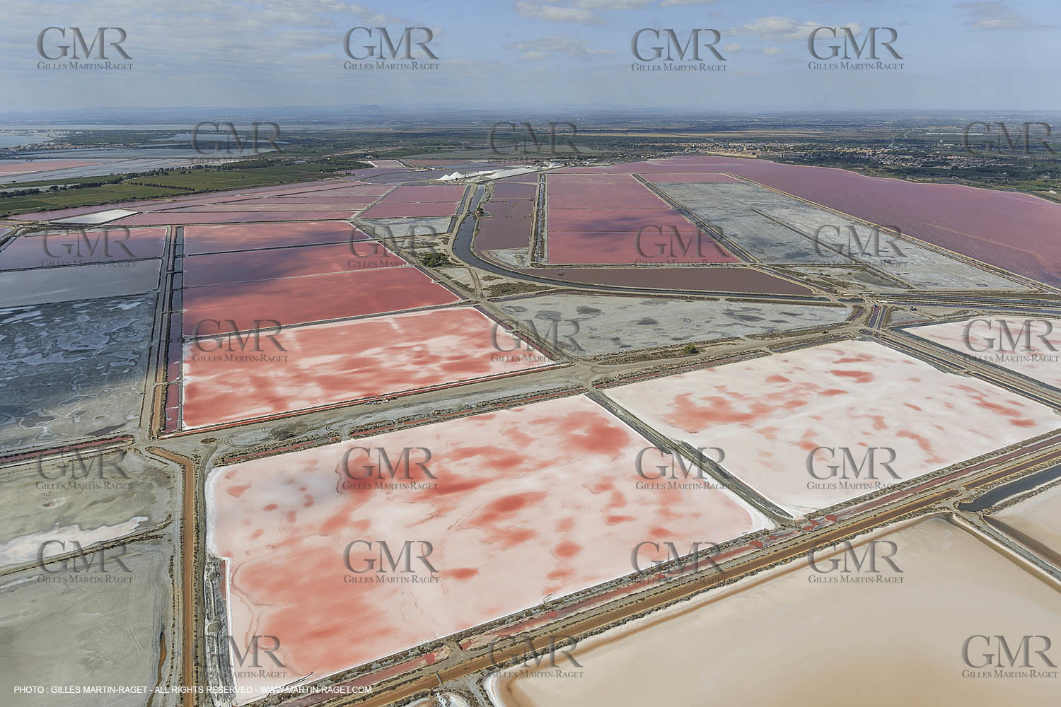 Marais salants à Aigues Mortes