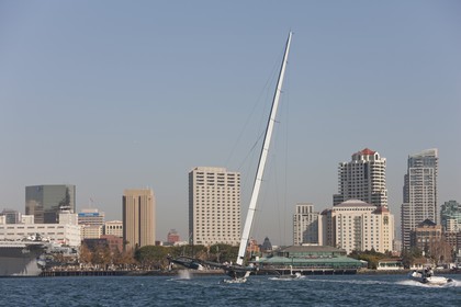 19 11 2009 - San Diego (USA, CA) - 33rd America's Cup - BMW ORACLE Racing - Wing trials, Day 6