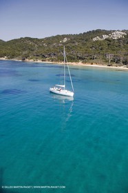 Cruising monohull mooring