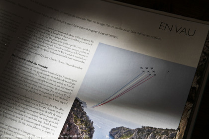 09 11 2010 - Marseille (FRA,13) - Photos du livre Calanques, si proches, si lointaines, Ed. Cres, Texte Juliette Lembot, Photos Gilles Martin-Raget