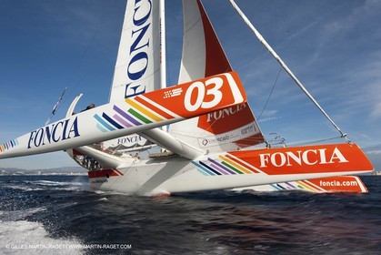 27 09 2012 - Marseille (FRA,13) - Alpari World Match Race Tour - Match Race France 2012 - Day 3 - Quarter finals - Matc Racing specialists sail on Foncia