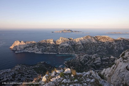 04 04 2009 - Marseille (FRA, 13) - Les Calanques - Calanque de Sormiou vue depuis le Baou Rond