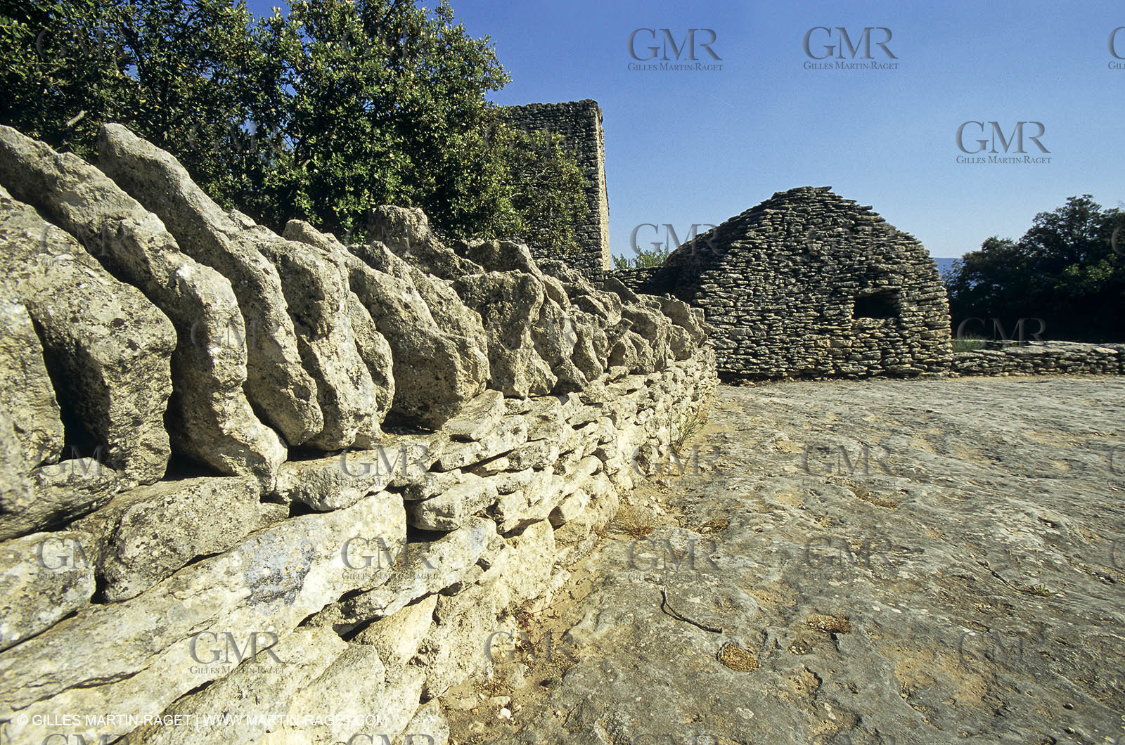 France, Provence, Luberon, Gordes, Village des Bories