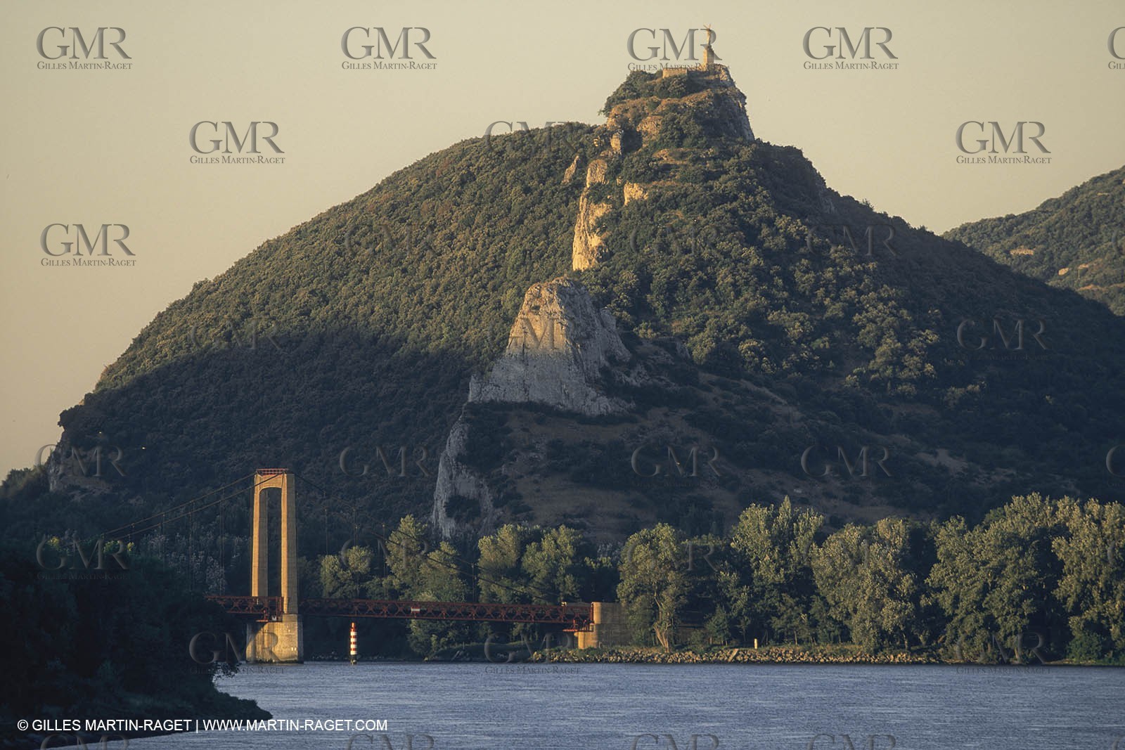 France, Provence, le Rhône à Donzère Montdragon