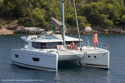 12 09 2016, Cannes (FRA,06), Chantier Fountaine-Pajot, Helia 44