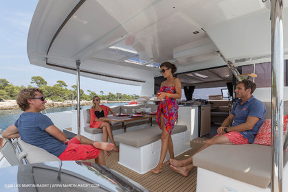 12 09 2016, Cannes (FRA,06), Chantier Fountaine-Pajot, Helia 44