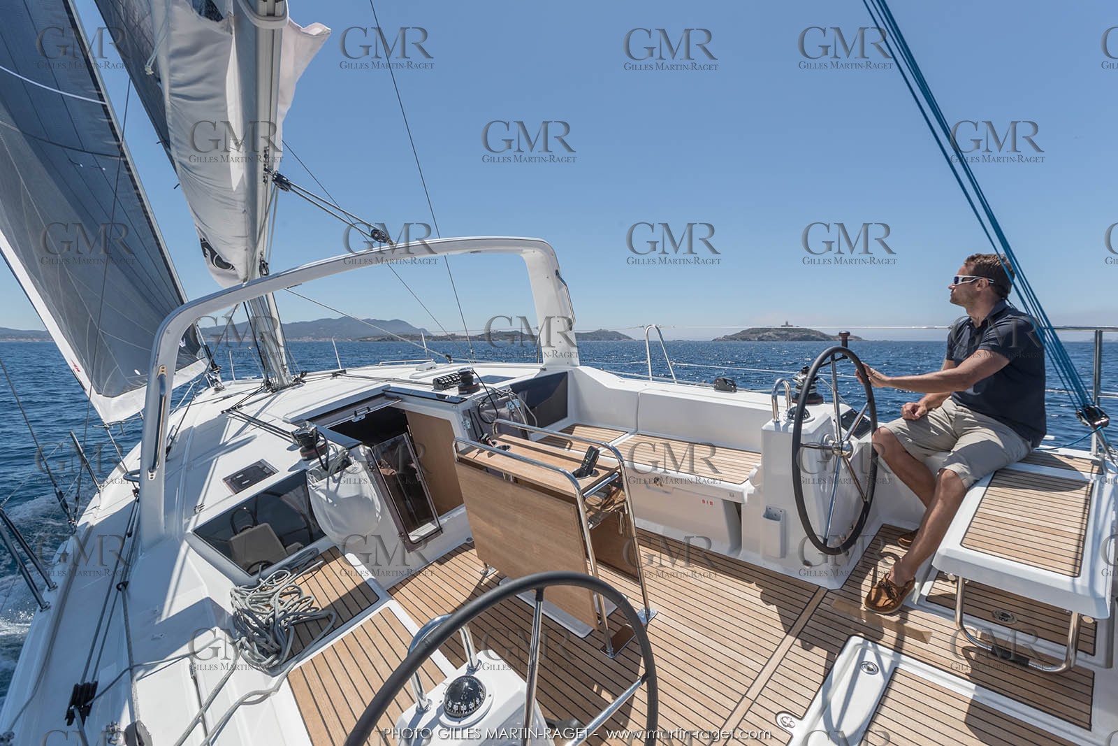 04 07 3017; Les EMbiez (FRA; 83) - Chantier Beneteau; Oceanis 41.1