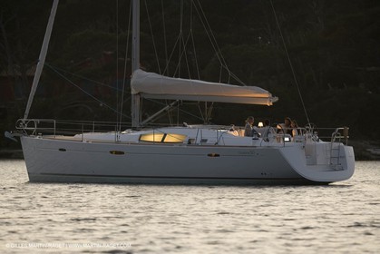 Monocoque de croisiere au mouillage