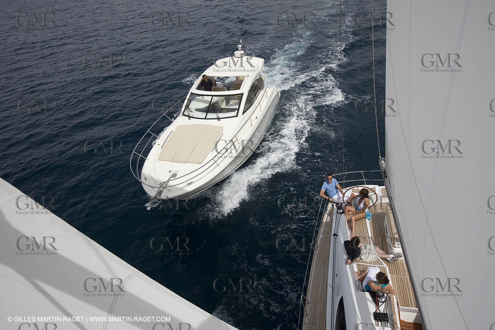 Cruising monohull mooring