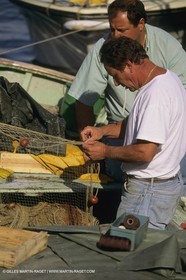 Pêche, barques, pointus, pêcheurs