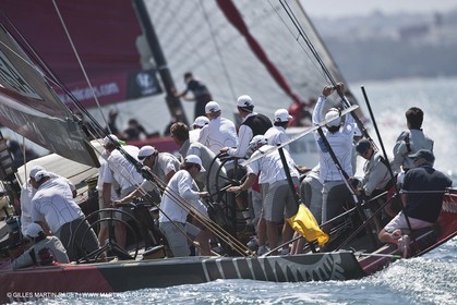 23 01 2009 - Auckland (NZL) - Louis Vuitton Pacific Series - BMW ORACLE Racing - Tuning up onboard Emirates Team New Zealand yacht