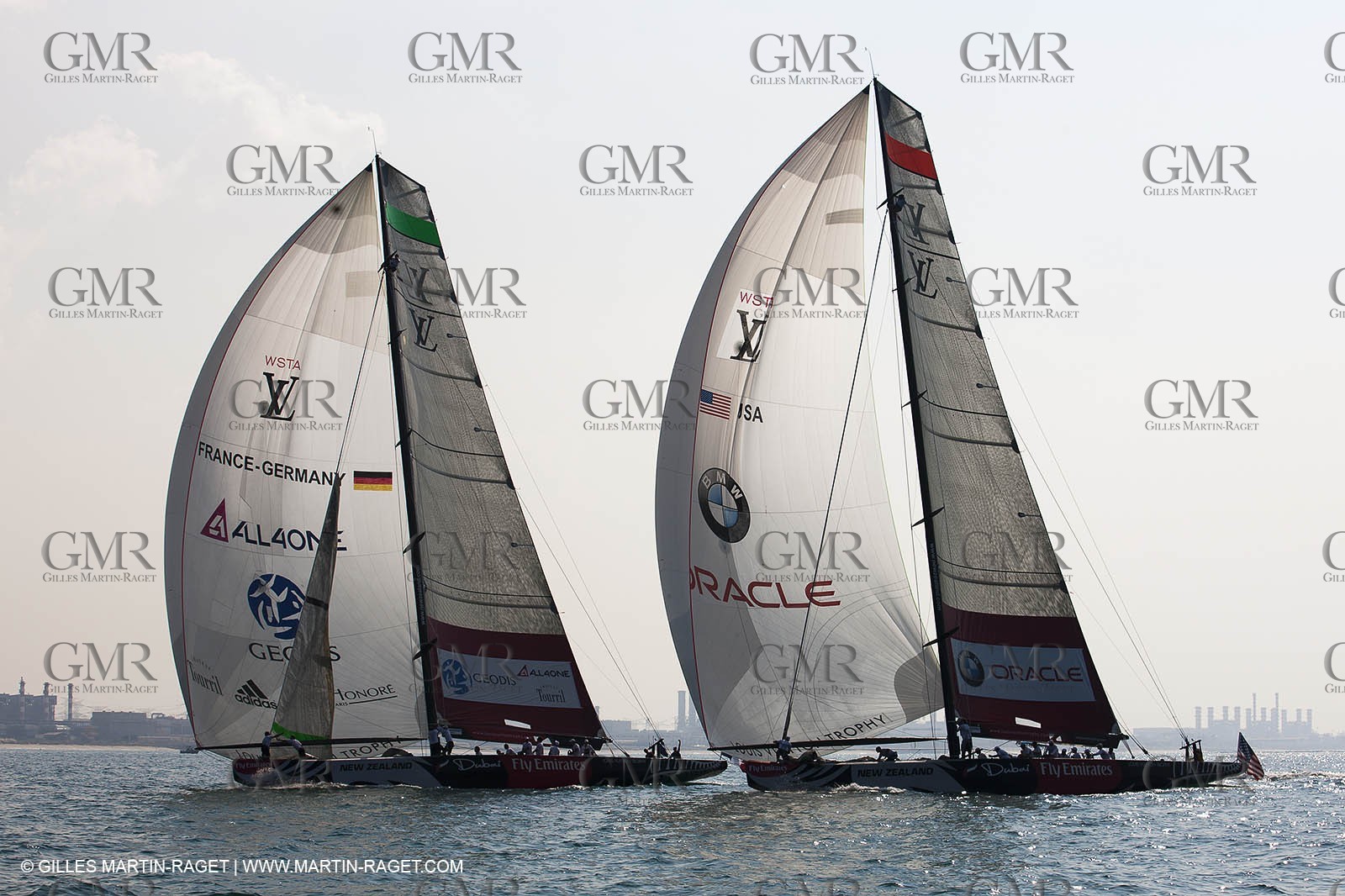 14 11 2010 - Dubai (UAE) - Dubai Louis Vuitton Trophy -  BMW ORACLE Racing - Training - Onboard Vs All 4 one