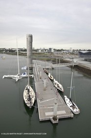 19 05 2010- Lorient- (FRA,56)  - les cinq Pen Duick et l'Hydroptère devant la Cité de la Voile Eric Tabarly