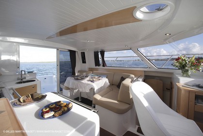23 07 07 - La Rochelle - Chantier Fountaine Pajot - Highland