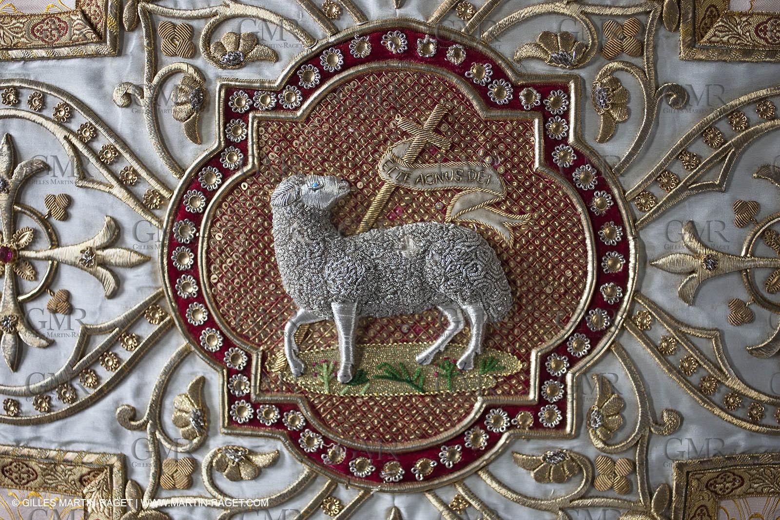 04 02 2013 - Marseille(FRA,13), Notre Dame de la Garde, liturgical clothing