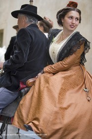 Arlésiennes en costume - Fête des Gardians - Arles