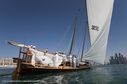 20 11 2010 - Dubai (UAE) - Dubai Louis Vuitton Trophy - Traditionnal dhow races for competing teams