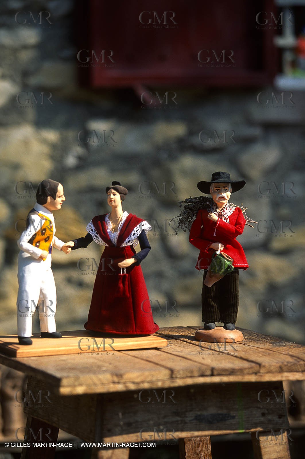 Baux de Provence, Cribs making