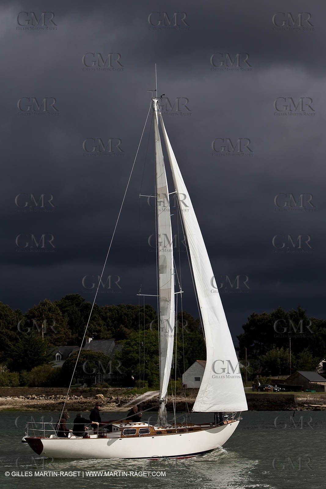 01-05-10 - Le Bono (FRA,56) - Regate Classique -Acteia II - Maica