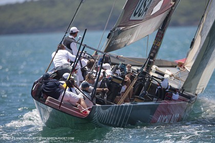 23 01 2009 - Auckland (NZL) -  Louis Vuitton Pacific Series - BMW ORACLE Racing-Tuning up onboard Emirates Team New Zealand yacht