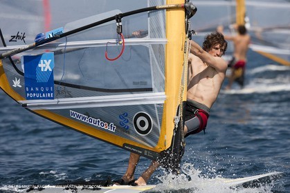 20 04 2010 - Hyères (FRA,83) - SOF 2010 - ZHIK Team - RSXmen - Julien Bontemps