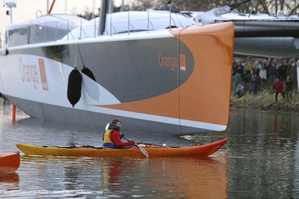 Vannes - Multiplast Boatyard - Orange II 1st go in the water