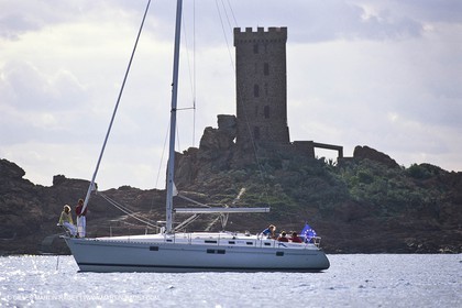 sailing, cruising, monohull at the mooring