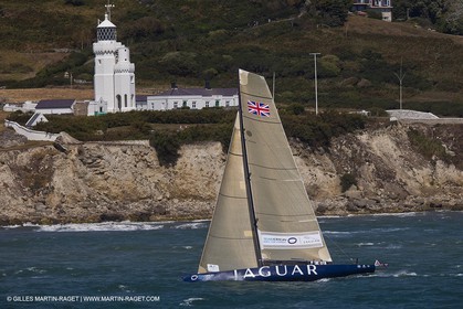 05 08 2010 - Cowes (UK, IOW) - The 1851 Cup -  BMW ORACLE Racing -  - Round The Island Race - Passing Ste Catherine Lighthouse.