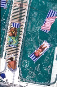 Cruising - People - Doing nothing