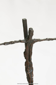 20 03 2016, St Remy de Provence, Oeuvre de Germaine Richier, Le Christ d'Assy I, petit 1950, Bronze patiné foncé, 45 x 32,5 x 8 cm, Collection particulière