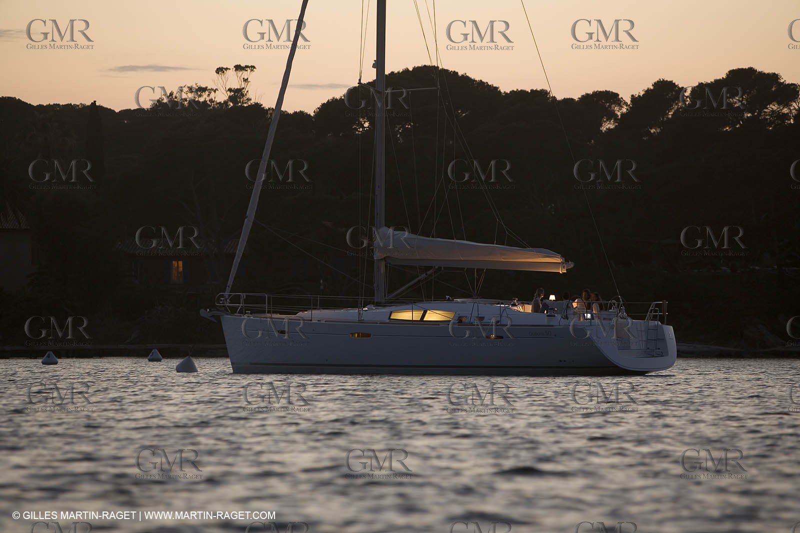 Cruising monohull mooring