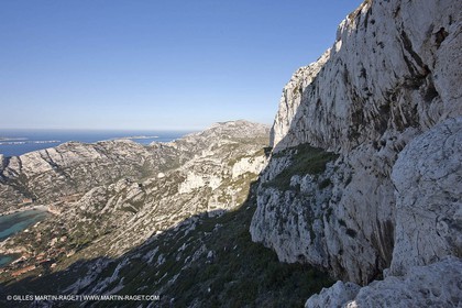 04 04 2009 - Marseille (FRA, 13) - Les Calanques - Marseille as seen from the top of the Baou Rond summit