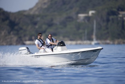 Motor boat running