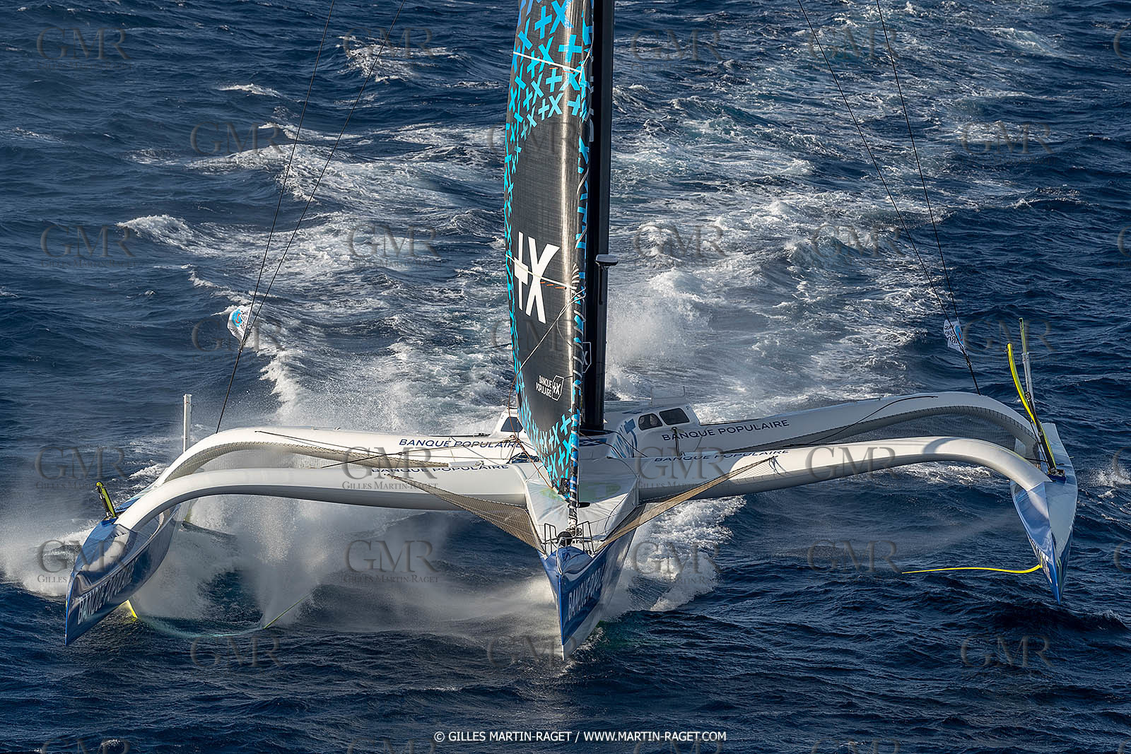 Banque Populaire devant Marseille