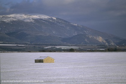 France, Provence, Neige en hiver   Snow in Provence