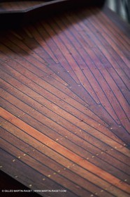 Bateaux à moteur, canots d'époque, Construction de la répolique de Sagitta au chantier Trapani (Cassis, FRA,13)