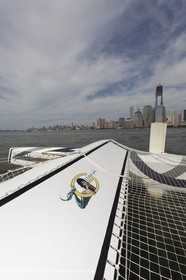 05 07 2012 - New York (USA) - Ocean Krys Race - Speed runs in fornt of NY city