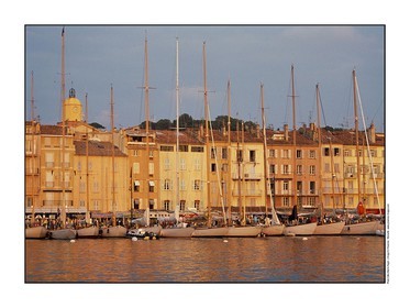 Produit : Tirage photo réalisé par nos soins sur imprimante jet d'encre professionnelle Epson à partir de 8 encres ultrachrome inaltérables (label Digigraphie).Formats au choix : . 30x40 cm. 50x70 cm. 80x120 cm.Choix des papiers :. Papier standard brillant 250 gr., filet noir, marge blanche, tirage non signé. Papier haut de gamme satiné 290 gr. filet noir, marge blanche, tirage vérifié et signé par l'auteur.. Autres supports (canvas, acrylique, dibond) sur demandeConditionnement : tube cylindrique renforcé.Options pour l'expédition : . colissimo + dépôt boîte aux lettres (France uniquement). Colissimo avec signature à réception. Transporteur express (2 jours ouvrés) avec signature à réceptionCliquez sur caddie pour sélectionner votre formule et démarrer la procédure de commande en ligne