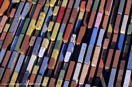 Containers sur le port de Fos