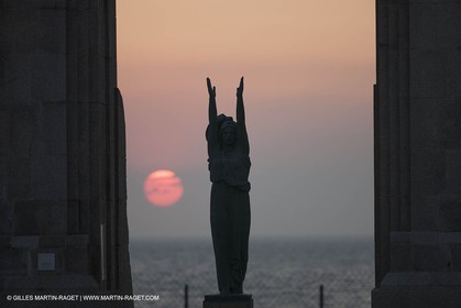 30 mars 2012 - Saint Saturnin les Apt (FRA, 84) - Cerisiers en fleurs