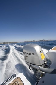 Bateaux à moteur, entretien technique