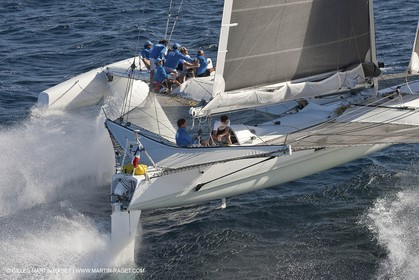 Samedi 5 septembre 2009 - Hyères (FRA, 83) - L'Hydroptère bat le record du monde de vitesse avec un run à 51,36 knts (sous réserve de ratification par le WSSRC)