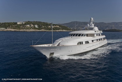 28 07 2007 - St Jean Cap Ferrat - SuperYachts - Motor Yachts - Hampshire