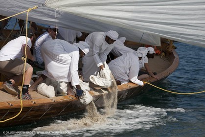 20 11 2010 - Dubai (UAE) - Dubai Louis Vuitton Trophy - Courses de boutres traditionnels pour les équipes engagées