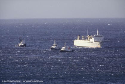 Monde maritime, opérations porturaires, ports, manoeuvres, marine world, harbour operations, maritime shipping,